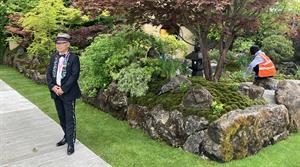 Kazuyuki Ishihara with his Best in Show-winning Cha No Niwa garden
